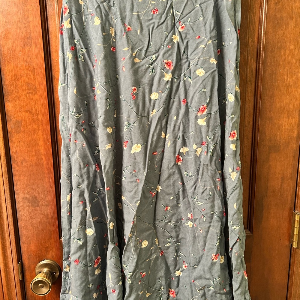 JACQUE AND KOKO pretty Blue Maxi A-Line floral Skirt. Size 18/20